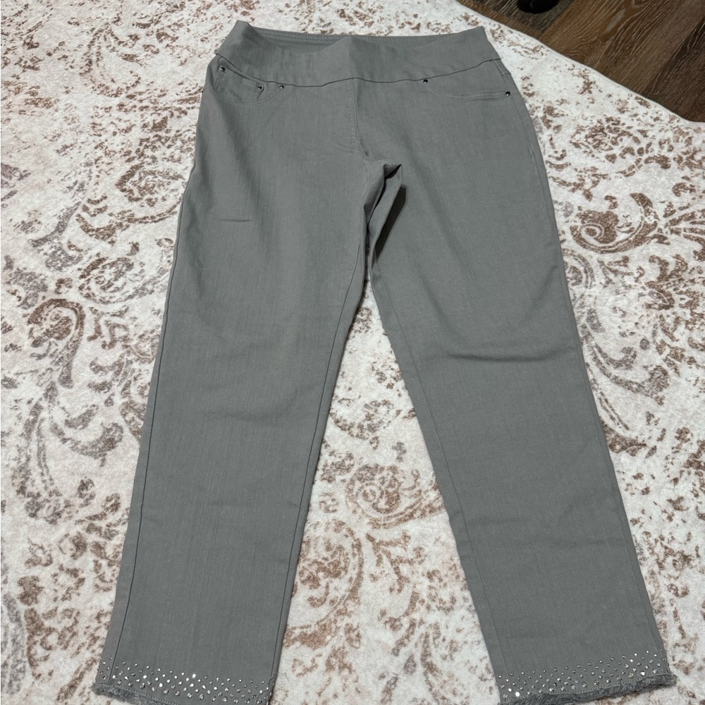 Ruby Rd. Gray Petite Pants